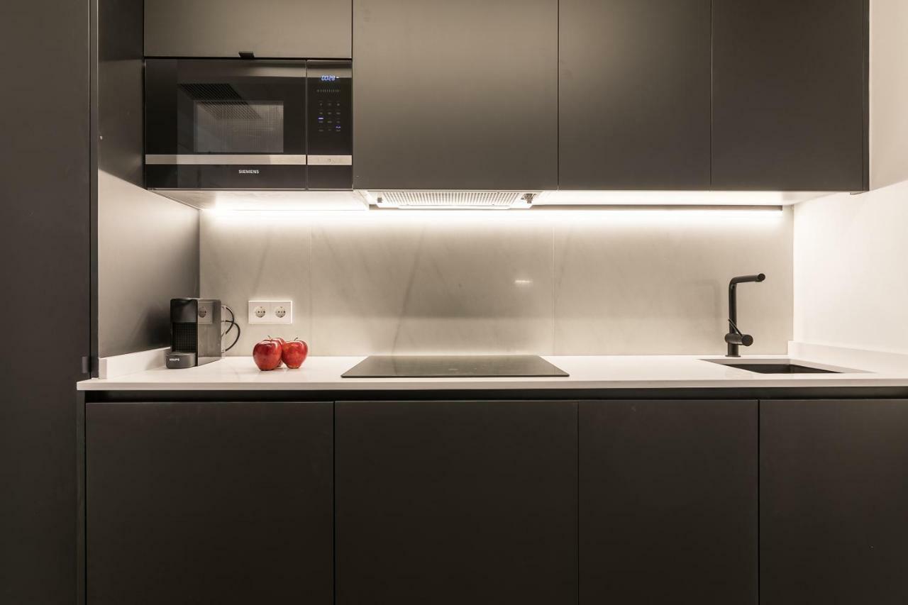 Feelathome Waldorf Suites Apartments Мадрид Экстерьер фото